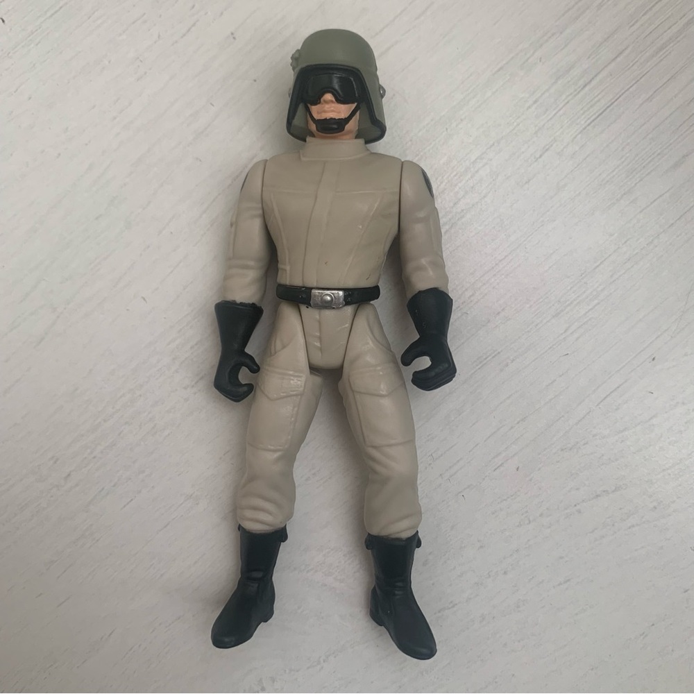 Vintage 1997 Kenner Star Wars Power of the Force AT-ST Driver 3.75” Figure